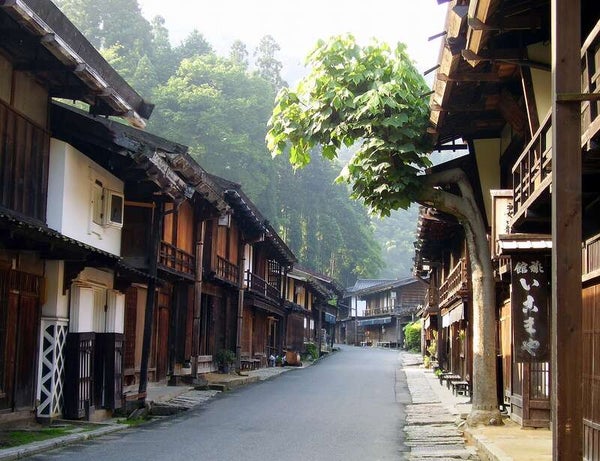 【群馬県内発】 阿智村「天空の楽園 日本一の星空ナイトツアー」と涼風の赤沢森林鉄道・妻籠宿 天竜水神温泉「花薫る宿 よし乃亭」2日間3